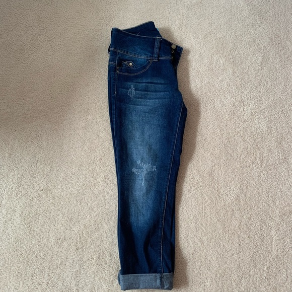 YMI wanna betta butt denim capris - Picture 4 of 6